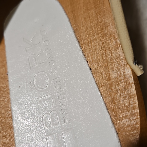 Floral Patterned Women's Clogs - Picture 8 of 10